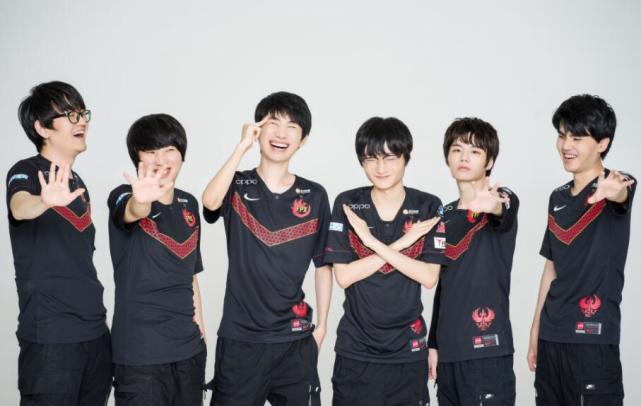 他多次在拥 他多次在拥